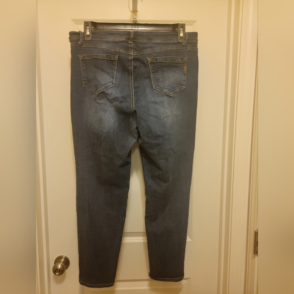 Jeans - Picture 2 of 2